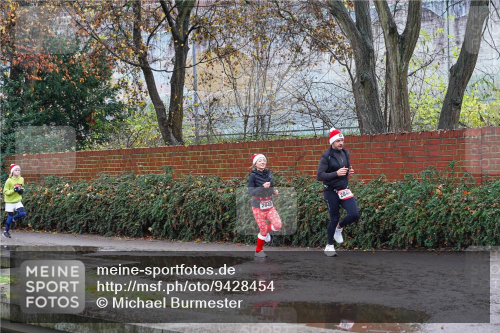 07.12.2025 - St. Pauli X-Mass-Run No. 15 Michael Burmester http://msf.ph/oto/9428454 07.12.2025 11:00:44 Laufen 2849, 2846 meine-sportfotos.de