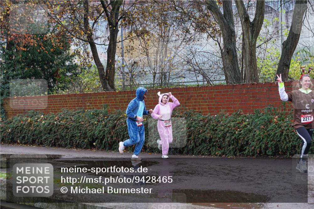 07.12.2025 - St. Pauli X-Mass-Run No. 15 Michael Burmester http://msf.ph/oto/9428465 07.12.2025 11:01:05 Laufen 241, 2473, 2217 meine-sportfotos.de
