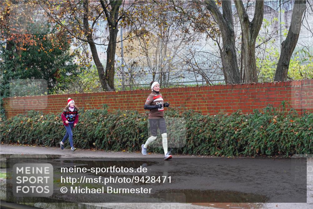 07.12.2025 - St. Pauli X-Mass-Run No. 15 Michael Burmester http://msf.ph/oto/9428471 07.12.2025 11:01:19 Laufen  meine-sportfotos.de