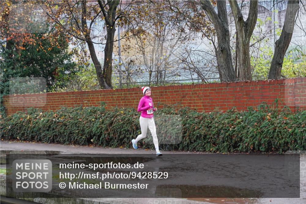07.12.2025 - St. Pauli X-Mass-Run No. 15 Michael Burmester http://msf.ph/oto/9428529 07.12.2025 11:02:33 Laufen 1018 meine-sportfotos.de