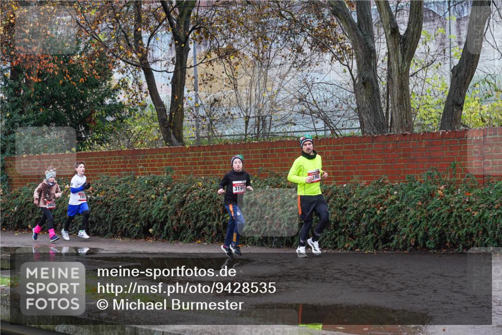 07.12.2025 - St. Pauli X-Mass-Run No. 15 Michael Burmester http://msf.ph/oto/9428535 07.12.2025 11:02:40 Laufen 2662, 159, 3191, 790 meine-sportfotos.de