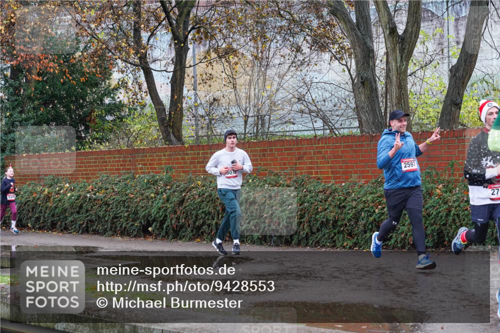 07.12.2025 - St. Pauli X-Mass-Run No. 15 Michael Burmester http://msf.ph/oto/9428553 07.12.2025 11:02:51 Laufen 1346, 3075, 2597, 27 meine-sportfotos.de