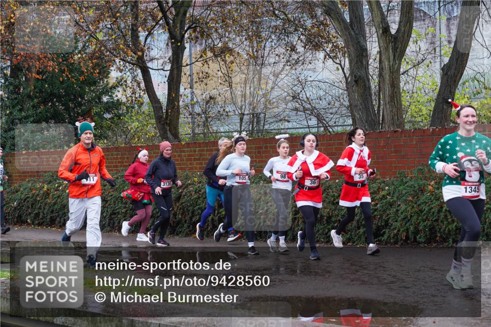 07.12.2025 - St. Pauli X-Mass-Run No. 15 Michael Burmester http://msf.ph/oto/9428560 07.12.2025 11:02:56 Laufen 11, 105, 98, 35, 3126, 36, 0, 1345 meine-sportfotos.de