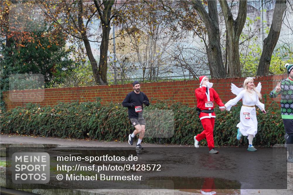 07.12.2025 - St. Pauli X-Mass-Run No. 15 Michael Burmester http://msf.ph/oto/9428572 07.12.2025 11:03:01 Laufen 3304, 1779, 775 meine-sportfotos.de