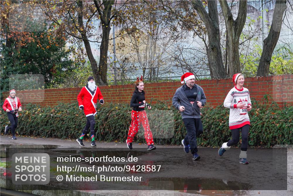 07.12.2025 - St. Pauli X-Mass-Run No. 15 Michael Burmester http://msf.ph/oto/9428587 07.12.2025 11:03:23 Laufen 593 meine-sportfotos.de