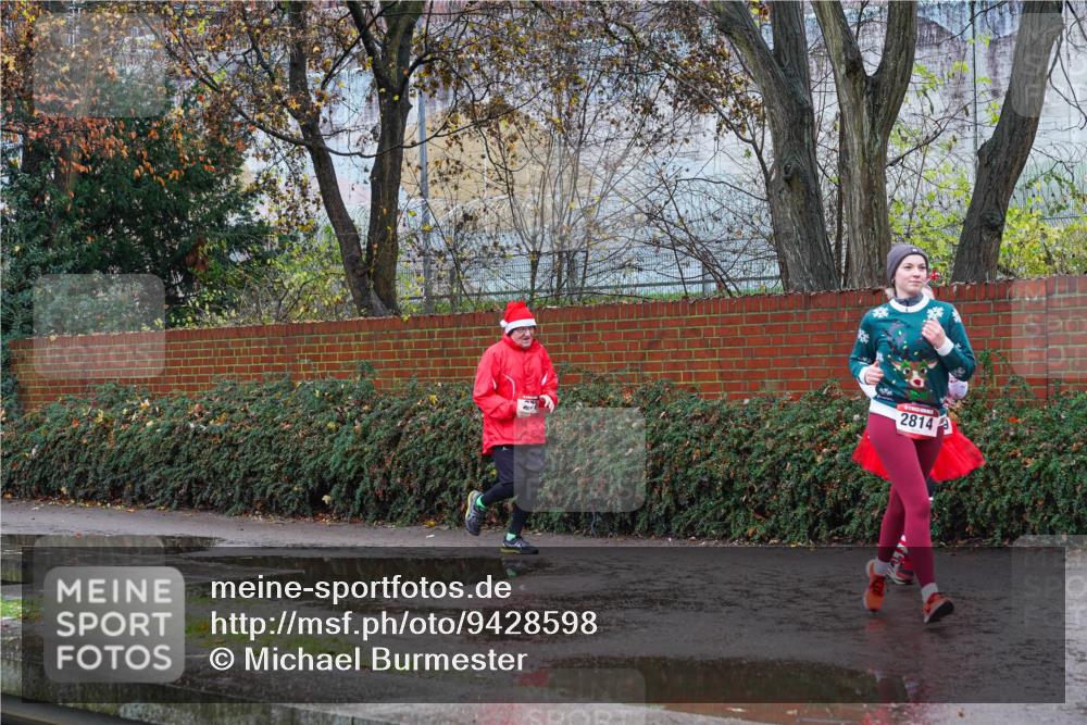 07.12.2025 - St. Pauli X-Mass-Run No. 15 Michael Burmester http://msf.ph/oto/9428598 07.12.2025 11:03:31 Laufen 2814 meine-sportfotos.de