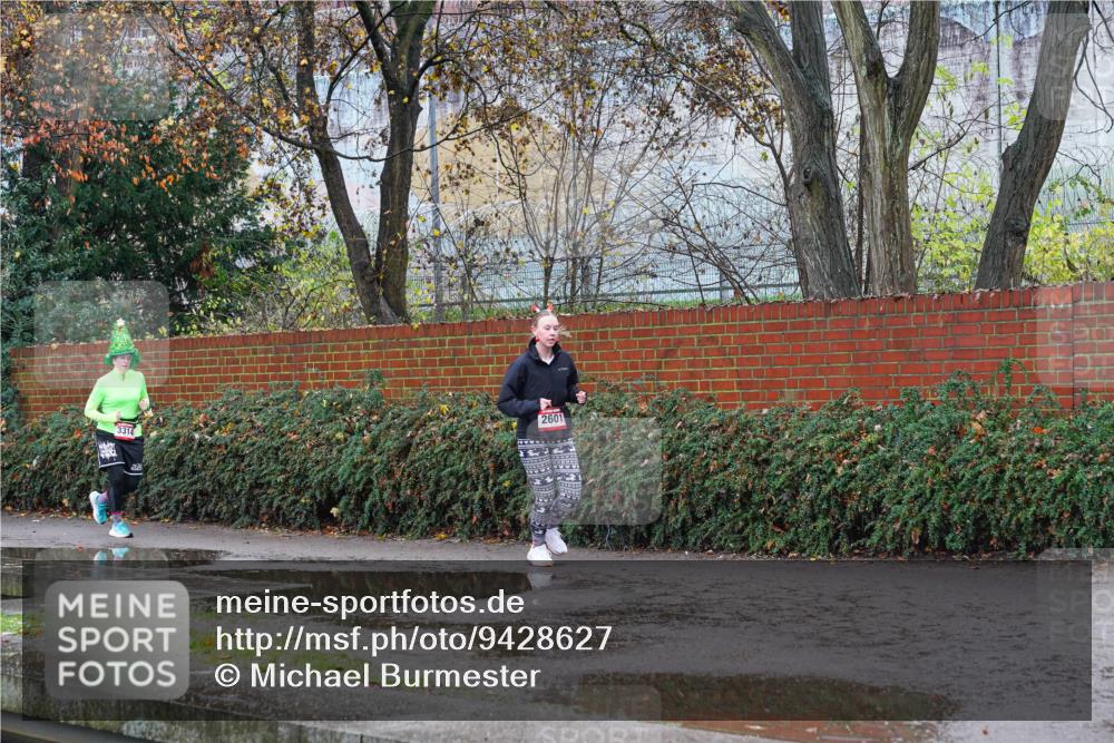 07.12.2025 - St. Pauli X-Mass-Run No. 15 Michael Burmester http://msf.ph/oto/9428627 07.12.2025 11:04:16 Laufen 3314, 2601 meine-sportfotos.de