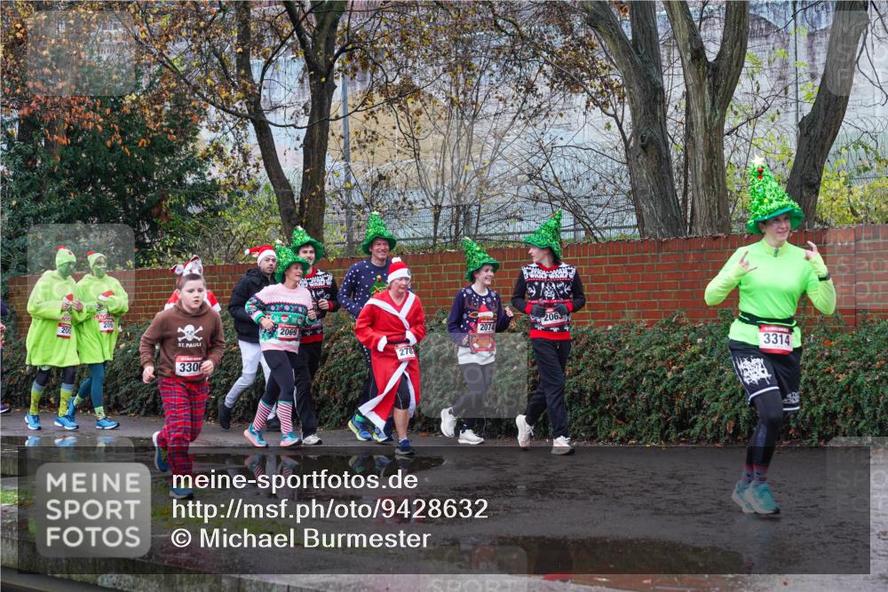07.12.2025 - St. Pauli X-Mass-Run No. 15 Michael Burmester http://msf.ph/oto/9428632 07.12.2025 11:04:20 Laufen 209, 3306, 2063, 2069, 2074, 278, 3314 meine-sportfotos.de
