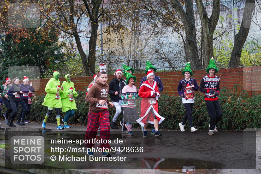 07.12.2025 - St. Pauli X-Mass-Run No. 15 Michael Burmester http://msf.ph/oto/9428636 07.12.2025 11:04:21 Laufen 3098, 3099, 205, 5536, 2069, 2787, 2074 meine-sportfotos.de