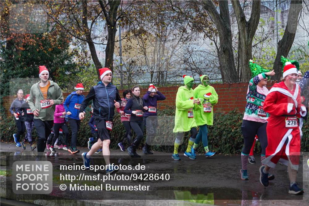07.12.2025 - St. Pauli X-Mass-Run No. 15 Michael Burmester http://msf.ph/oto/9428640 07.12.2025 11:04:24 Laufen 142, 2242, 1672, 2812, 3099, 098, 20, 209, 2009, 2787 meine-sportfotos.de