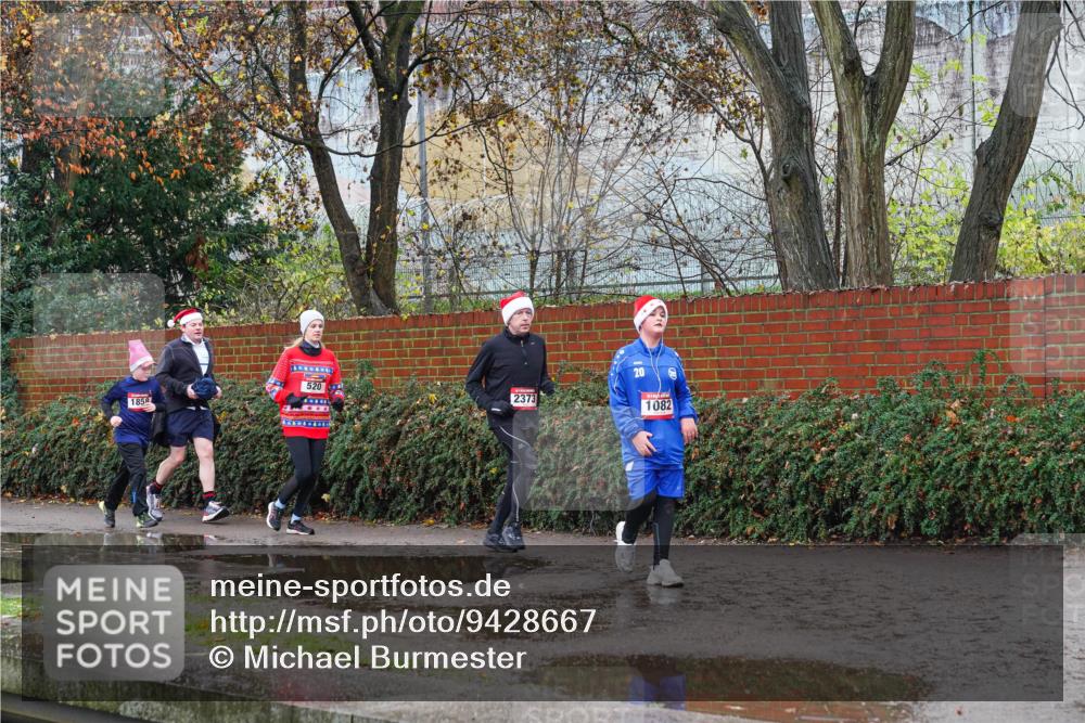 07.12.2025 - St. Pauli X-Mass-Run No. 15 Michael Burmester http://msf.ph/oto/9428667 07.12.2025 11:04:36 Laufen 520, 1852, 2373, 20, 1082 meine-sportfotos.de