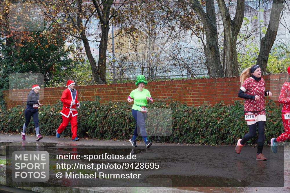 07.12.2025 - St. Pauli X-Mass-Run No. 15 Michael Burmester http://msf.ph/oto/9428695 07.12.2025 11:05:00 Laufen 1344, 3315, 1079, 16 meine-sportfotos.de