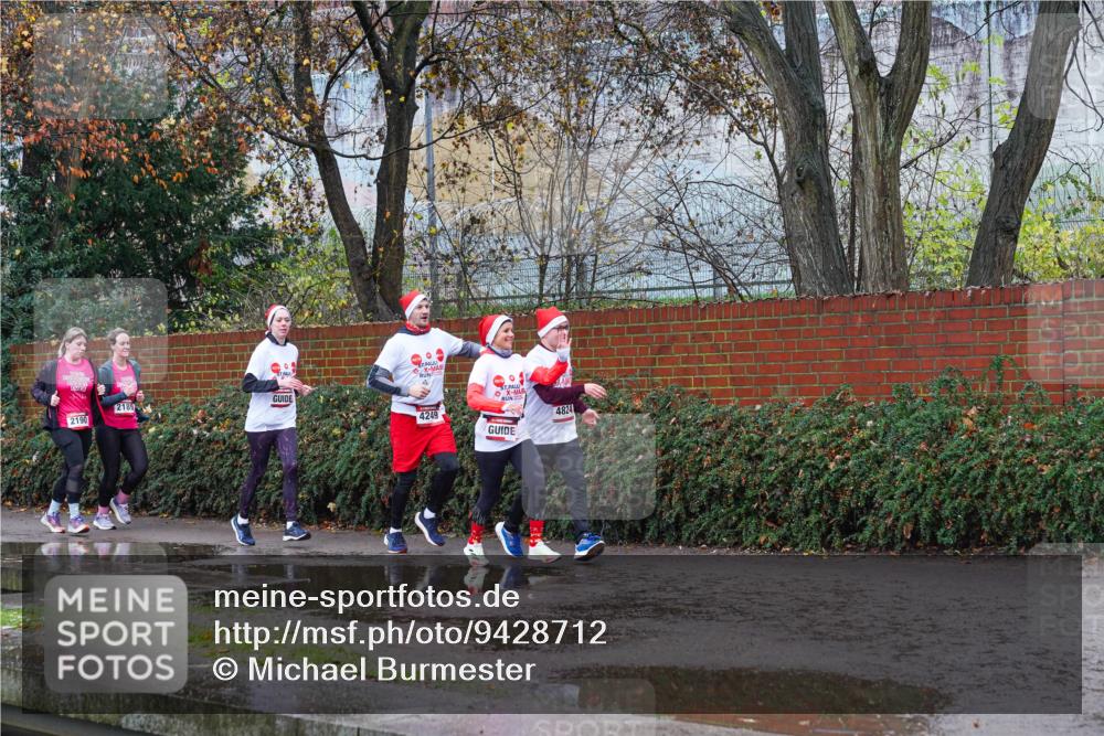 07.12.2025 - St. Pauli X-Mass-Run No. 15 Michael Burmester http://msf.ph/oto/9428712 07.12.2025 11:05:19 Laufen 2190, 2189, 4249, 4824 meine-sportfotos.de