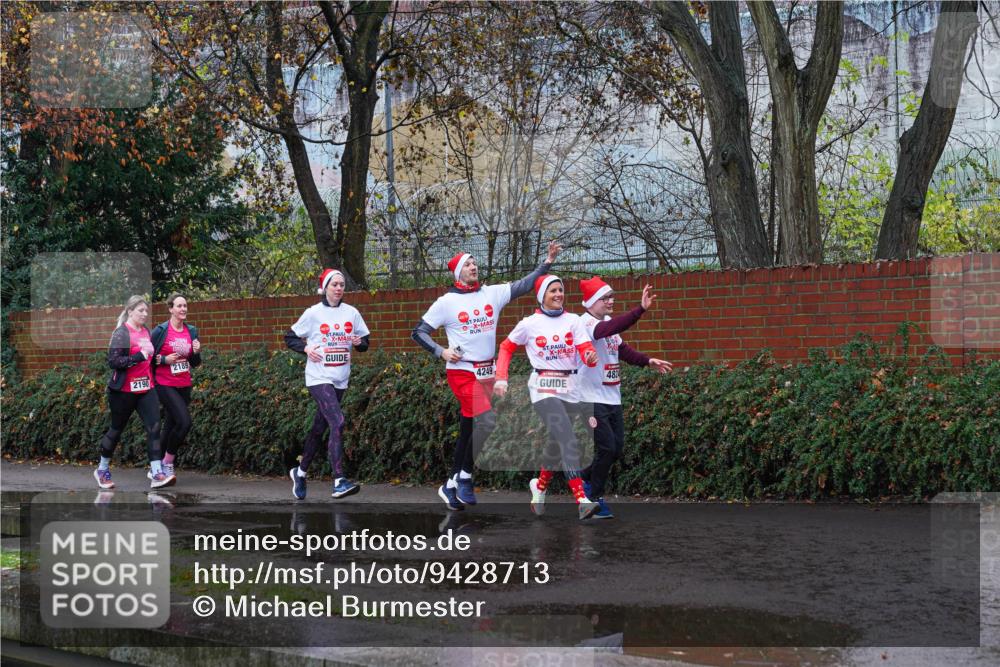 07.12.2025 - St. Pauli X-Mass-Run No. 15 Michael Burmester http://msf.ph/oto/9428713 07.12.2025 11:05:19 Laufen 2190, 2189, 4249, 481 meine-sportfotos.de