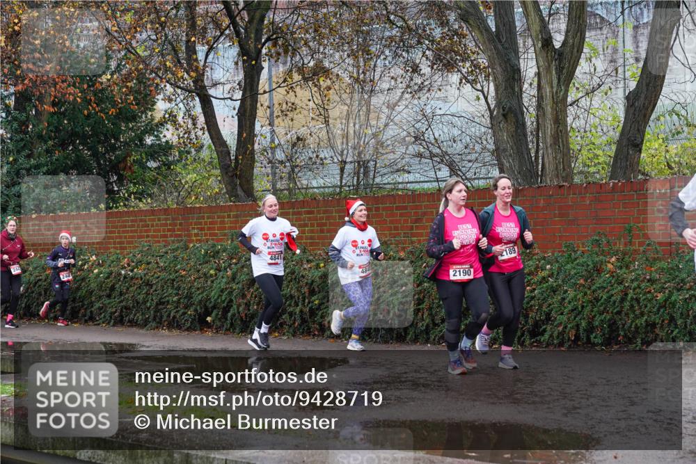 07.12.2025 - St. Pauli X-Mass-Run No. 15 Michael Burmester http://msf.ph/oto/9428719 07.12.2025 11:05:22 Laufen 2448, 4841, 189, 484, 2190 meine-sportfotos.de
