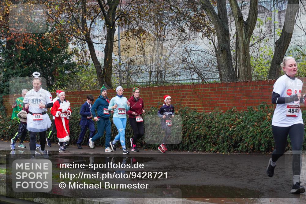 07.12.2025 - St. Pauli X-Mass-Run No. 15 Michael Burmester http://msf.ph/oto/9428721 07.12.2025 11:05:24 Laufen 865, 2175, 2176, 870, 2441, 24, 4841 meine-sportfotos.de