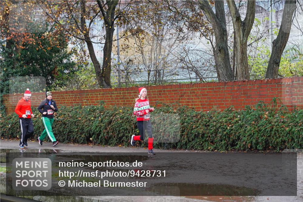 07.12.2025 - St. Pauli X-Mass-Run No. 15 Michael Burmester http://msf.ph/oto/9428731 07.12.2025 11:05:32 Laufen 279, 2789, 2088 meine-sportfotos.de