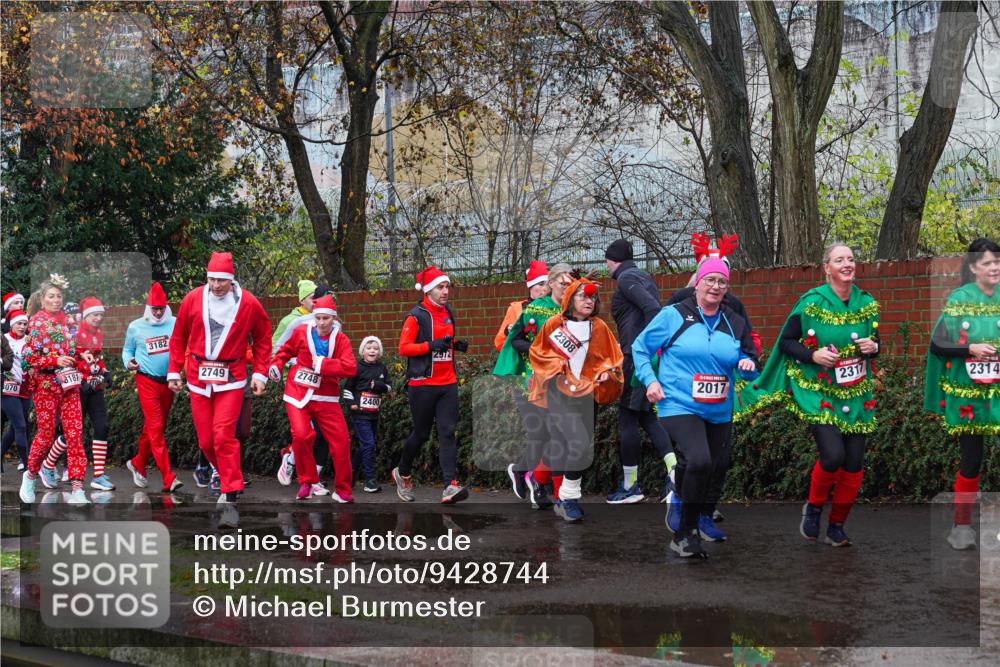 07.12.2025 - St. Pauli X-Mass-Run No. 15 Michael Burmester http://msf.ph/oto/9428744 07.12.2025 11:05:39 Laufen 070, 8181, 3182, 2749, 2748, 2400, 2308, 2017, 2317, 2314 meine-sportfotos.de