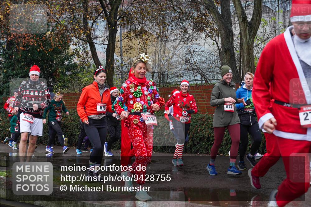 07.12.2025 - St. Pauli X-Mass-Run No. 15 Michael Burmester http://msf.ph/oto/9428755 07.12.2025 11:05:43 Laufen 678, 3181, 4105, 3068, 674, 42, 2 meine-sportfotos.de