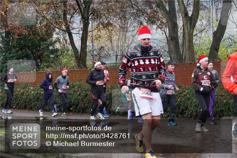 07.12.2025 - St. Pauli X-Mass-Run No. 15 Michael Burmester http://msf.ph/oto/9428761 07.12.2025 11:05:45 Laufen 2055, 465, 4644, 2000, 465, 3068, 21963, 3074 meine-sportfotos.de