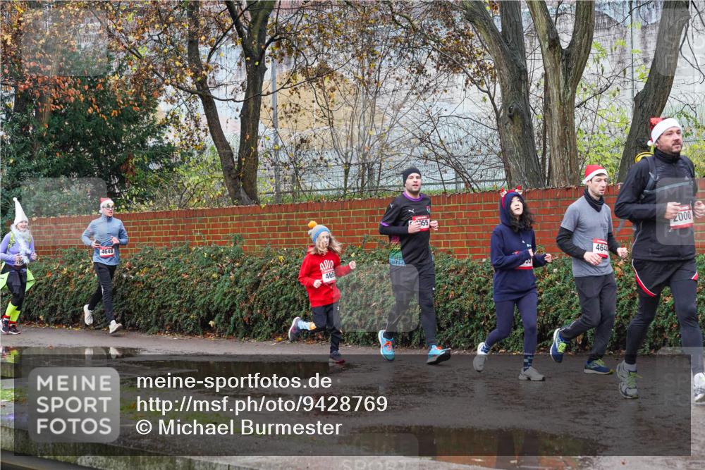 07.12.2025 - St. Pauli X-Mass-Run No. 15 Michael Burmester http://msf.ph/oto/9428769 07.12.2025 11:05:48 Laufen 4648, 465, 55, 4644, 2000 meine-sportfotos.de