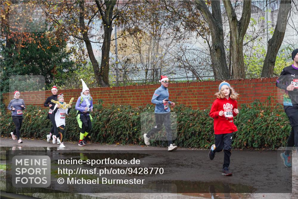 07.12.2025 - St. Pauli X-Mass-Run No. 15 Michael Burmester http://msf.ph/oto/9428770 07.12.2025 11:05:50 Laufen 2813, 1999, 4656, 20 meine-sportfotos.de