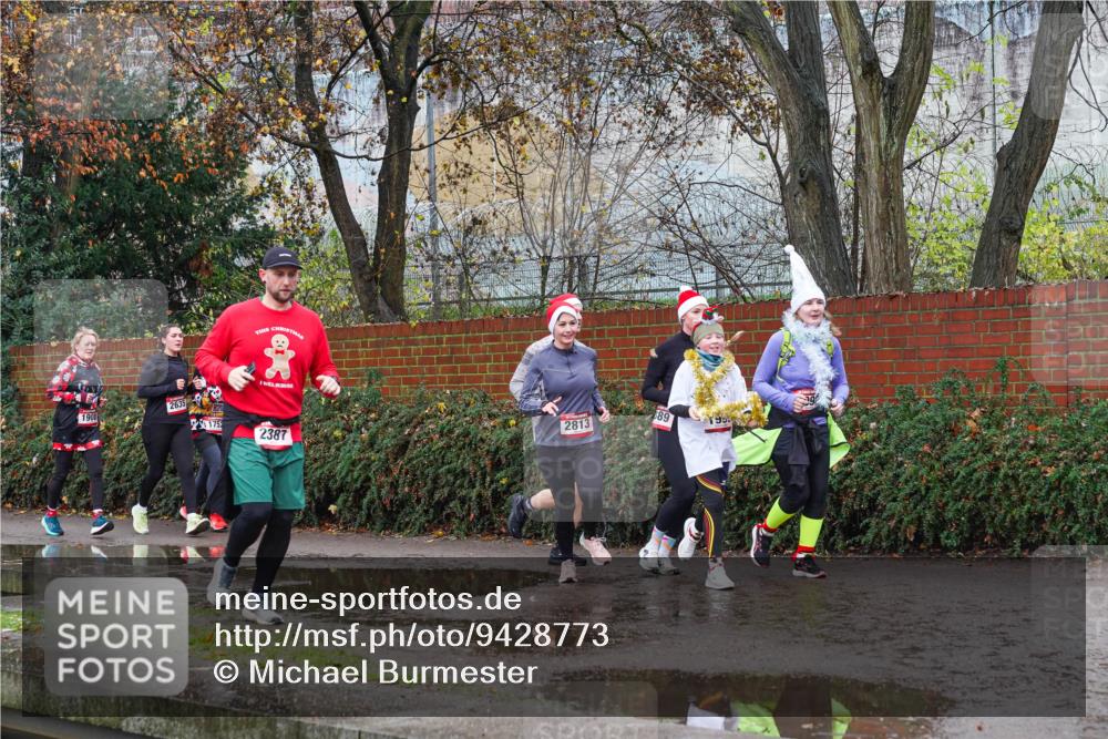 07.12.2025 - St. Pauli X-Mass-Run No. 15 Michael Burmester http://msf.ph/oto/9428773 07.12.2025 11:05:53 Laufen 1908, 2635, 1752, 2387, 2813, 189 meine-sportfotos.de