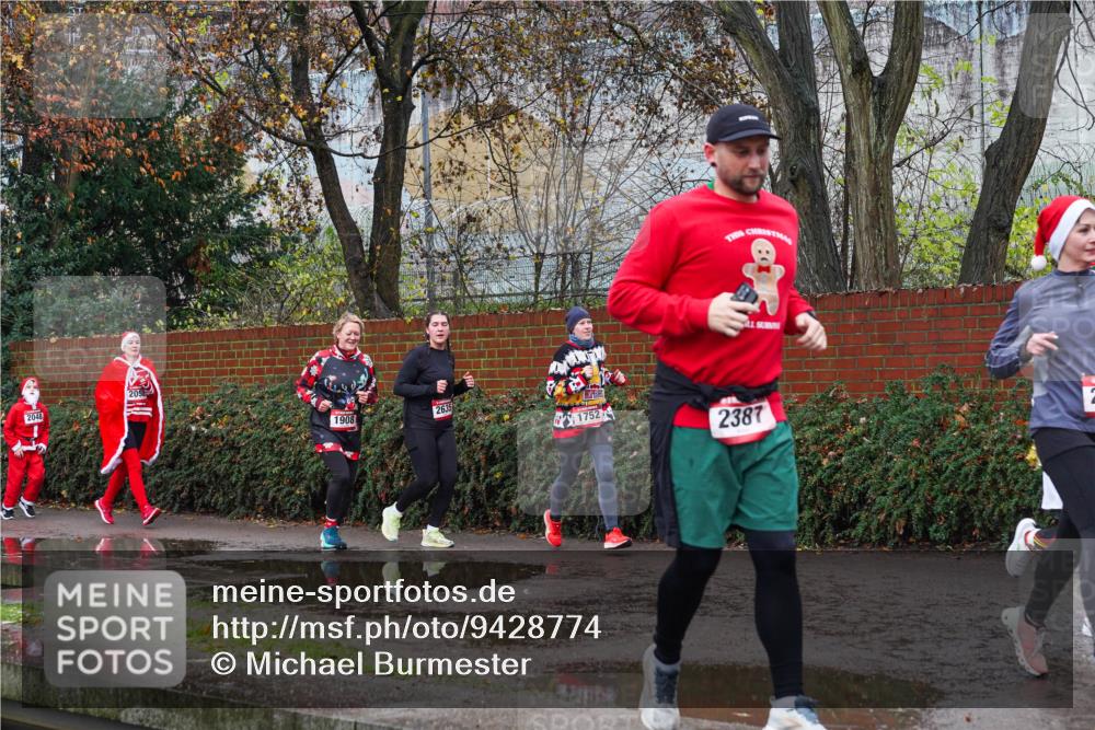 07.12.2025 - St. Pauli X-Mass-Run No. 15 Michael Burmester http://msf.ph/oto/9428774 07.12.2025 11:05:54 Laufen 2050, 2048, 1908, 2635, 1752, 2387 meine-sportfotos.de