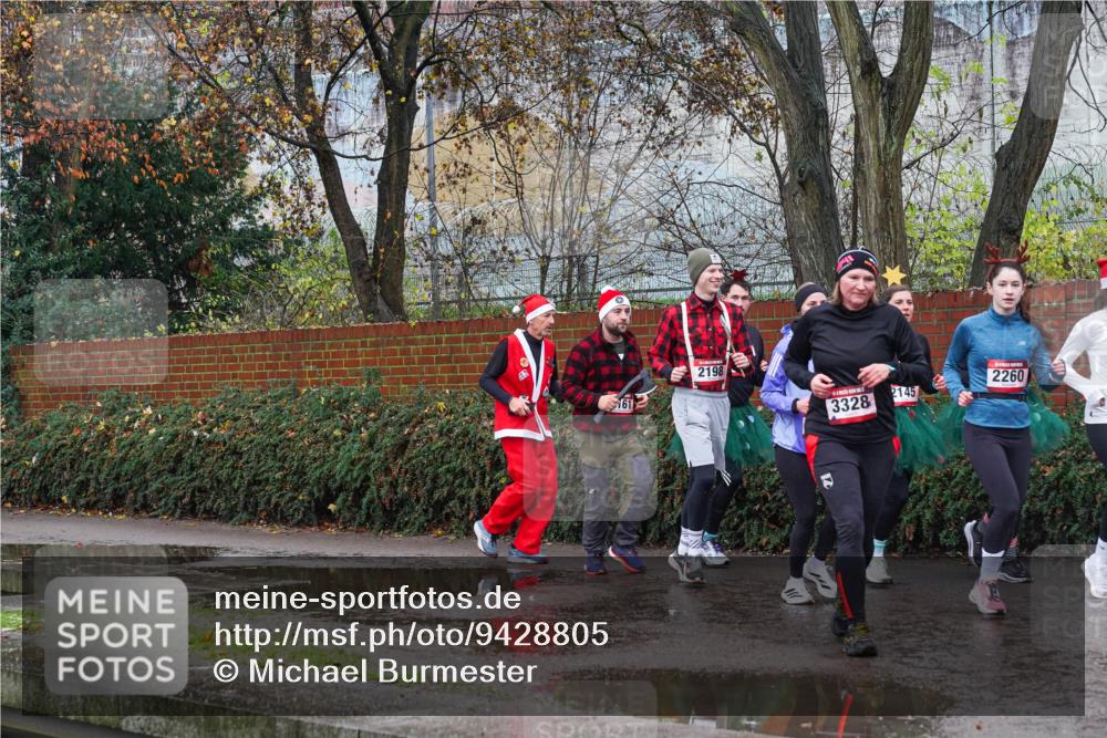 07.12.2025 - St. Pauli X-Mass-Run No. 15 Michael Burmester http://msf.ph/oto/9428805 07.12.2025 11:06:11 Laufen 61, 2198, 3328, 2145, 2260 meine-sportfotos.de