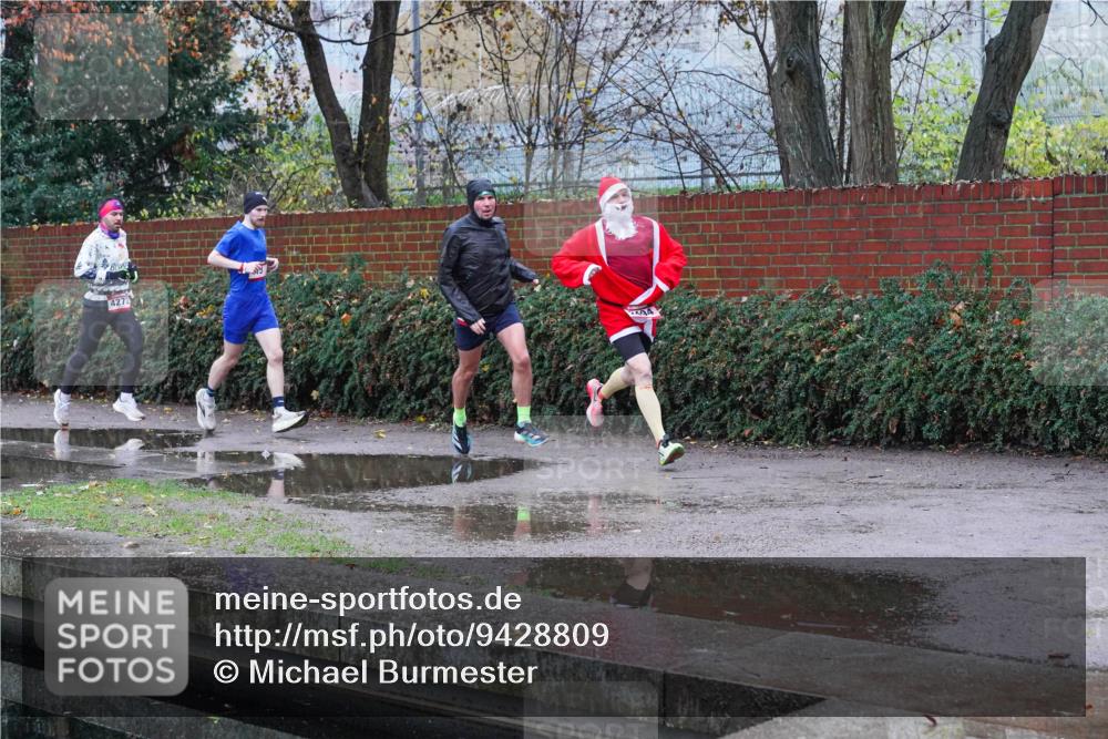 07.12.2025 - St. Pauli X-Mass-Run No. 15 Michael Burmester http://msf.ph/oto/9428809 07.12.2025 09:38:07 Laufen 4273 meine-sportfotos.de