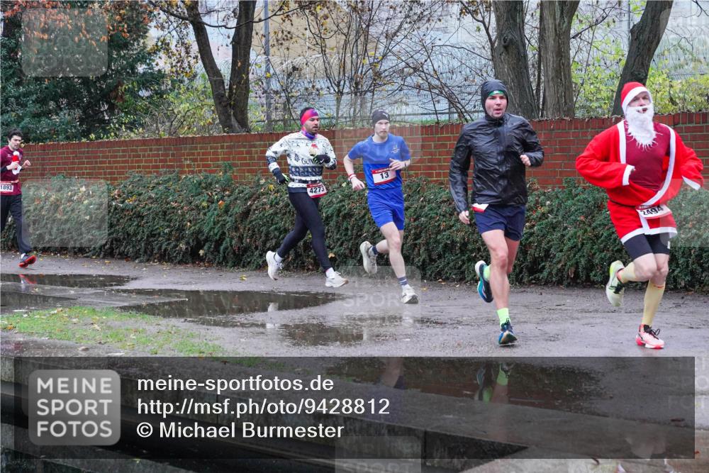 07.12.2025 - St. Pauli X-Mass-Run No. 15 Michael Burmester http://msf.ph/oto/9428812 07.12.2025 09:38:08 Laufen 1893, 4273, 13, 2494 meine-sportfotos.de