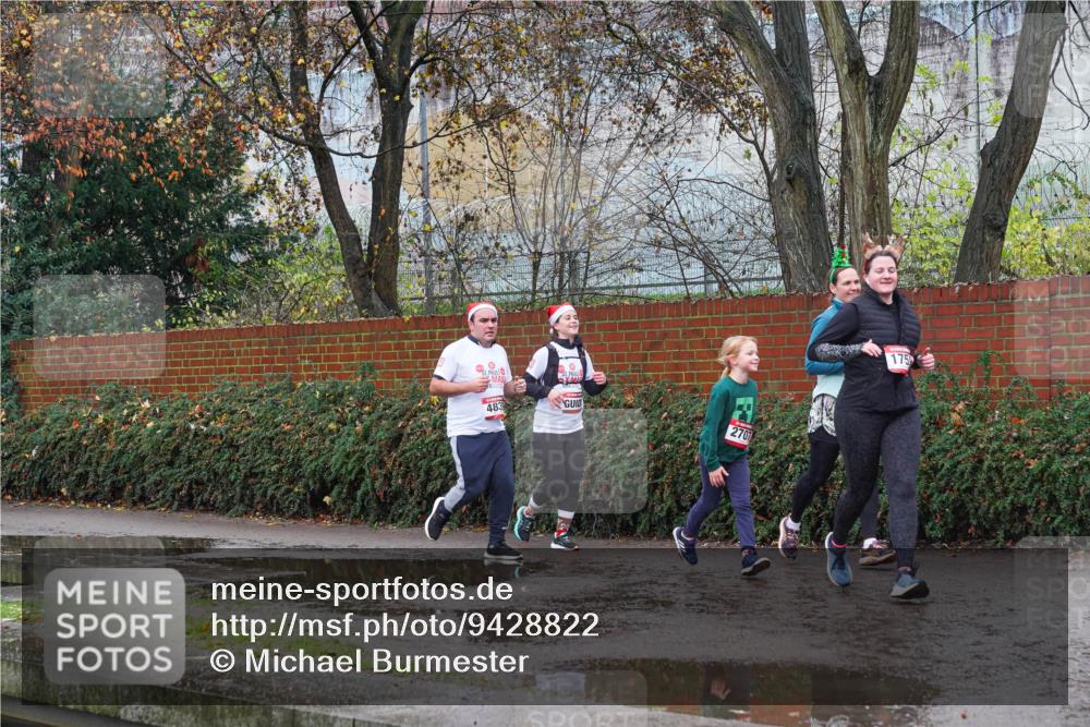 07.12.2025 - St. Pauli X-Mass-Run No. 15 Michael Burmester http://msf.ph/oto/9428822 07.12.2025 11:06:22 Laufen 483, 270, 1759 meine-sportfotos.de