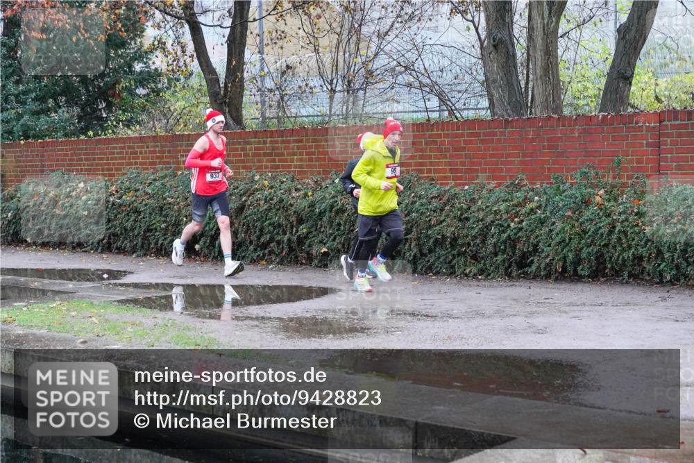 07.12.2025 - St. Pauli X-Mass-Run No. 15 Michael Burmester http://msf.ph/oto/9428823 07.12.2025 09:38:39 Laufen 937 meine-sportfotos.de