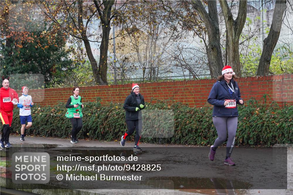 07.12.2025 - St. Pauli X-Mass-Run No. 15 Michael Burmester http://msf.ph/oto/9428825 07.12.2025 11:06:27 Laufen 2845, 4825, 2808, 081 meine-sportfotos.de