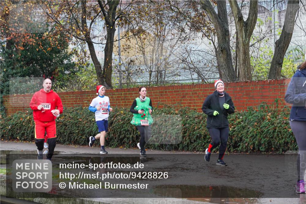 07.12.2025 - St. Pauli X-Mass-Run No. 15 Michael Burmester http://msf.ph/oto/9428826 07.12.2025 11:06:29 Laufen 845, 4825, 2808 meine-sportfotos.de