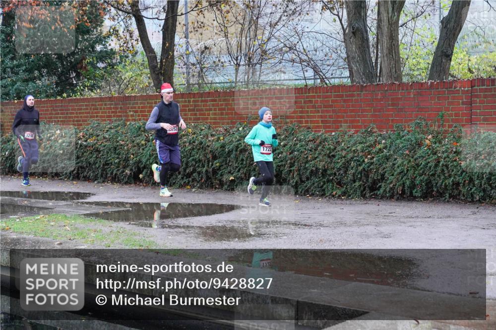 07.12.2025 - St. Pauli X-Mass-Run No. 15 Michael Burmester http://msf.ph/oto/9428827 07.12.2025 09:38:42 Laufen 1296, 52, 1722 meine-sportfotos.de