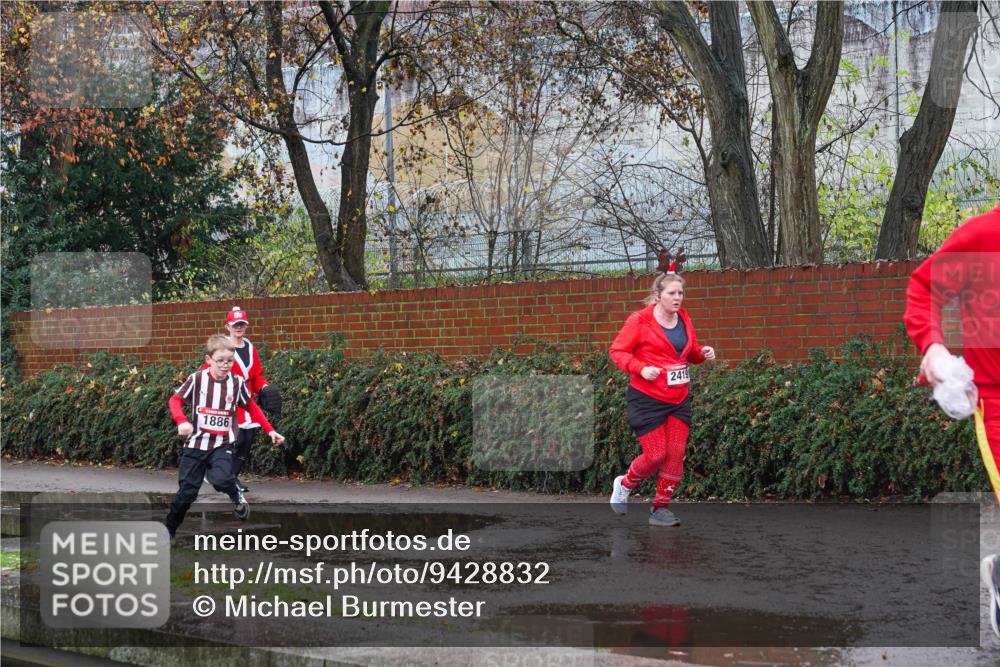 07.12.2025 - St. Pauli X-Mass-Run No. 15 Michael Burmester http://msf.ph/oto/9428832 07.12.2025 11:06:32 Laufen 1886, 2419 meine-sportfotos.de