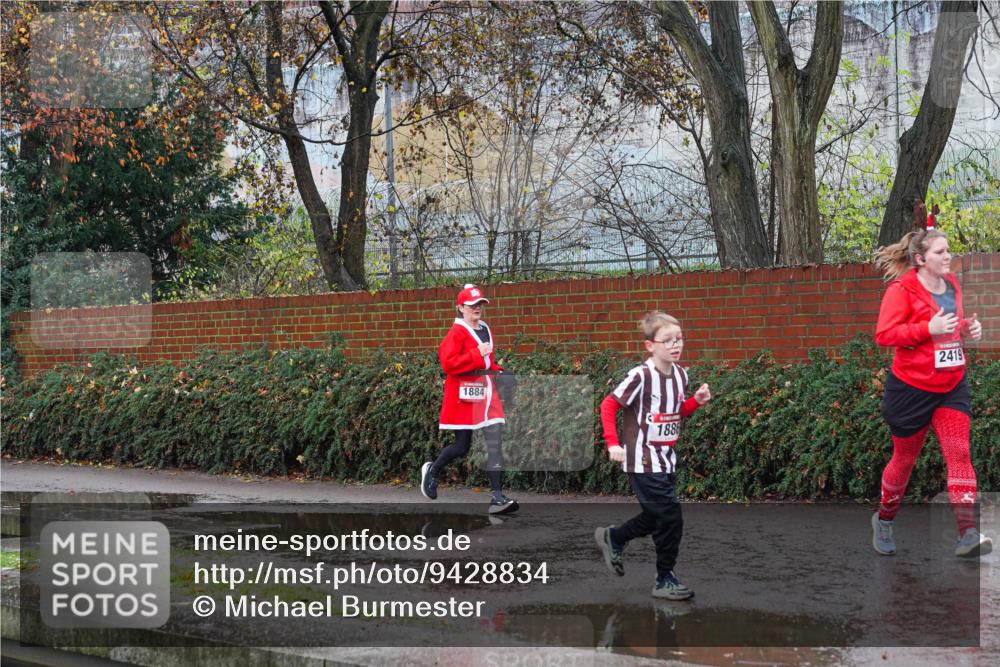 07.12.2025 - St. Pauli X-Mass-Run No. 15 Michael Burmester http://msf.ph/oto/9428834 07.12.2025 11:06:33 Laufen 1884, 1886, 2419 meine-sportfotos.de