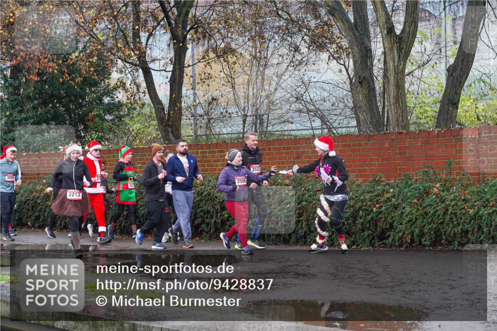 07.12.2025 - St. Pauli X-Mass-Run No. 15 Michael Burmester http://msf.ph/oto/9428837 07.12.2025 11:06:39 Laufen 3050, 2500, 2213, 2522 meine-sportfotos.de
