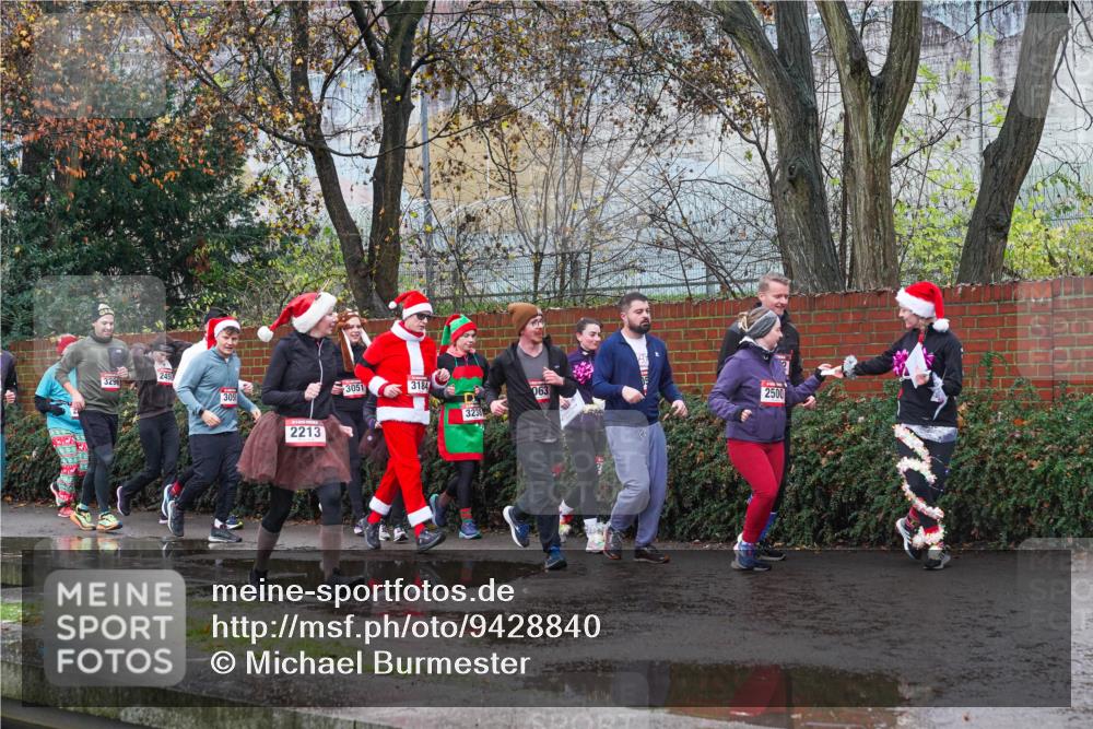 07.12.2025 - St. Pauli X-Mass-Run No. 15 Michael Burmester http://msf.ph/oto/9428840 07.12.2025 11:06:40 Laufen 245, 3296, 305, 2213, 3051, 3184, 063, 3238, 2500 meine-sportfotos.de