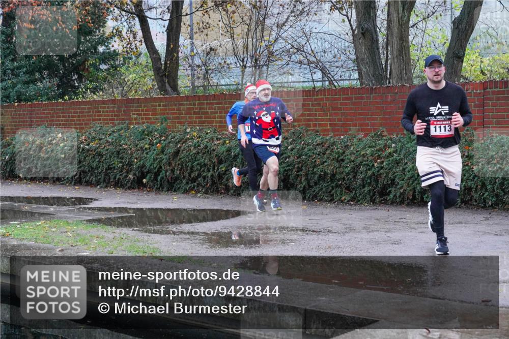 07.12.2025 - St. Pauli X-Mass-Run No. 15 Michael Burmester http://msf.ph/oto/9428844 07.12.2025 09:38:53 Laufen 1113 meine-sportfotos.de