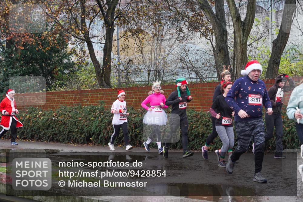 07.12.2025 - St. Pauli X-Mass-Run No. 15 Michael Burmester http://msf.ph/oto/9428854 07.12.2025 11:06:47 Laufen 223, 1772, 2740, 2732, 3297 meine-sportfotos.de