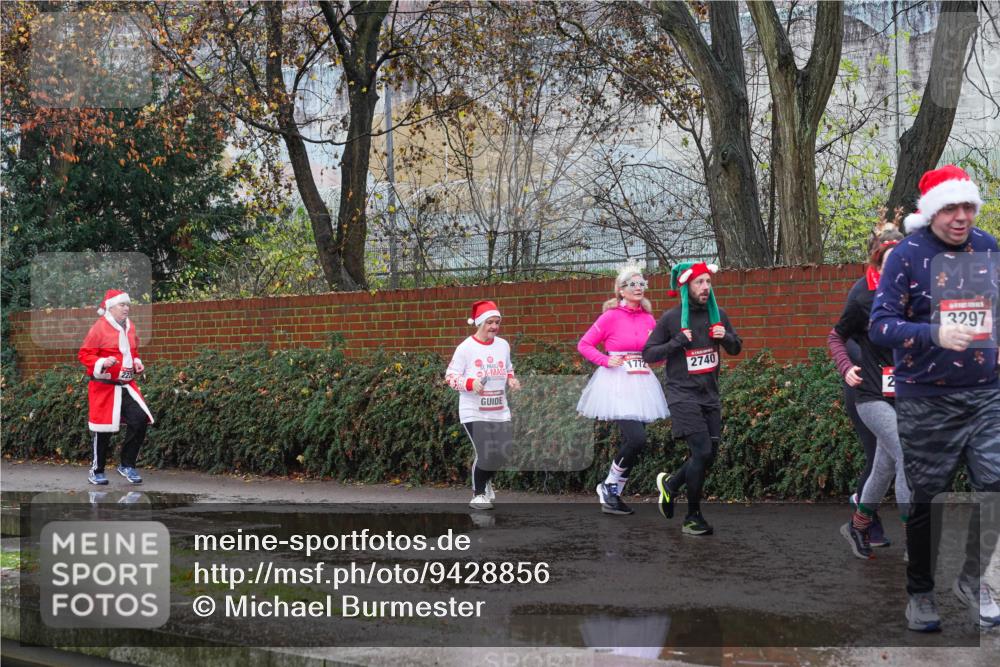 07.12.2025 - St. Pauli X-Mass-Run No. 15 Michael Burmester http://msf.ph/oto/9428856 07.12.2025 11:06:48 Laufen 222, 1772, 2740, 3297 meine-sportfotos.de