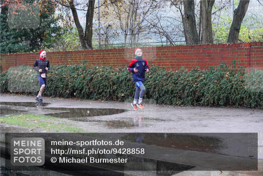 07.12.2025 - St. Pauli X-Mass-Run No. 15 Michael Burmester http://msf.ph/oto/9428858 07.12.2025 09:39:08 Laufen 153 meine-sportfotos.de