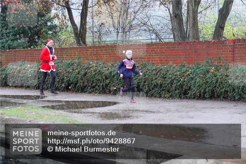07.12.2025 - St. Pauli X-Mass-Run No. 15 Michael Burmester http://msf.ph/oto/9428867 07.12.2025 09:39:17 Laufen 1655, 3255 meine-sportfotos.de