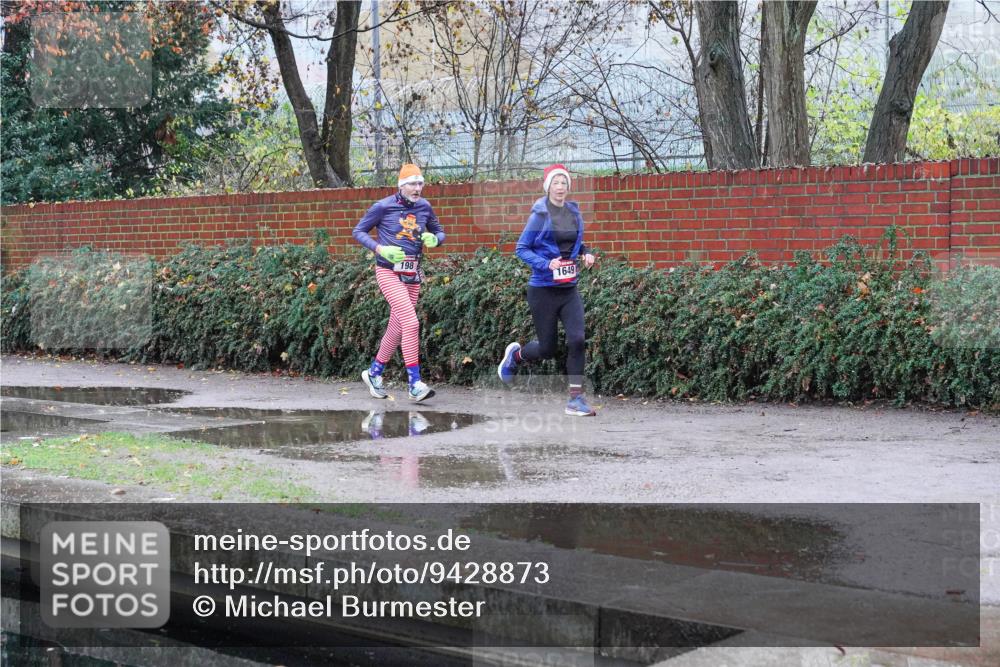 07.12.2025 - St. Pauli X-Mass-Run No. 15 Michael Burmester http://msf.ph/oto/9428873 07.12.2025 09:39:25 Laufen 198, 1649 meine-sportfotos.de