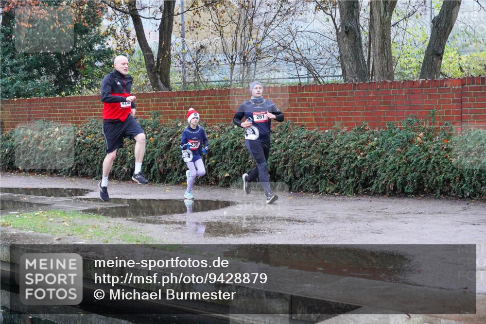 07.12.2025 - St. Pauli X-Mass-Run No. 15 Michael Burmester http://msf.ph/oto/9428879 07.12.2025 09:39:39 Laufen 420, 238, 261 meine-sportfotos.de