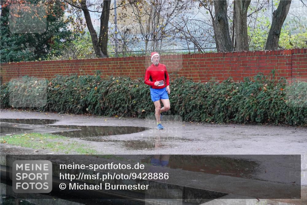 07.12.2025 - St. Pauli X-Mass-Run No. 15 Michael Burmester http://msf.ph/oto/9428886 07.12.2025 09:39:46 Laufen 209 meine-sportfotos.de
