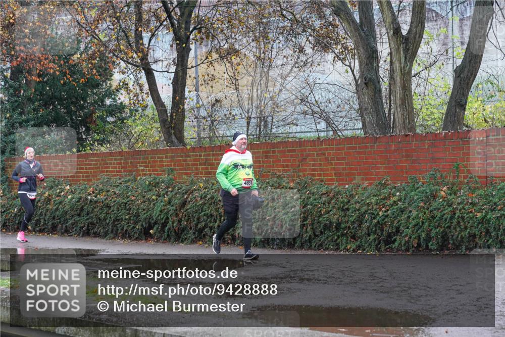 07.12.2025 - St. Pauli X-Mass-Run No. 15 Michael Burmester http://msf.ph/oto/9428888 07.12.2025 11:07:12 Laufen 7041, 4651 meine-sportfotos.de