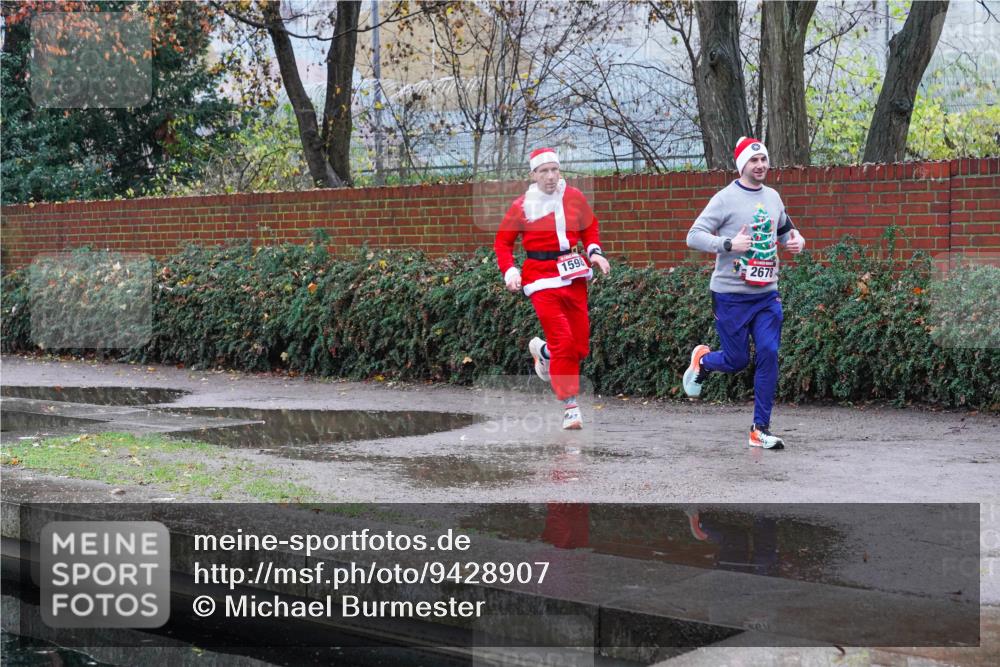 07.12.2025 - St. Pauli X-Mass-Run No. 15 Michael Burmester http://msf.ph/oto/9428907 07.12.2025 09:40:11 Laufen 1598, 2678 meine-sportfotos.de
